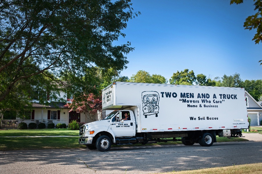 TWO MEN AND A TRUCK® on the move with CMX1